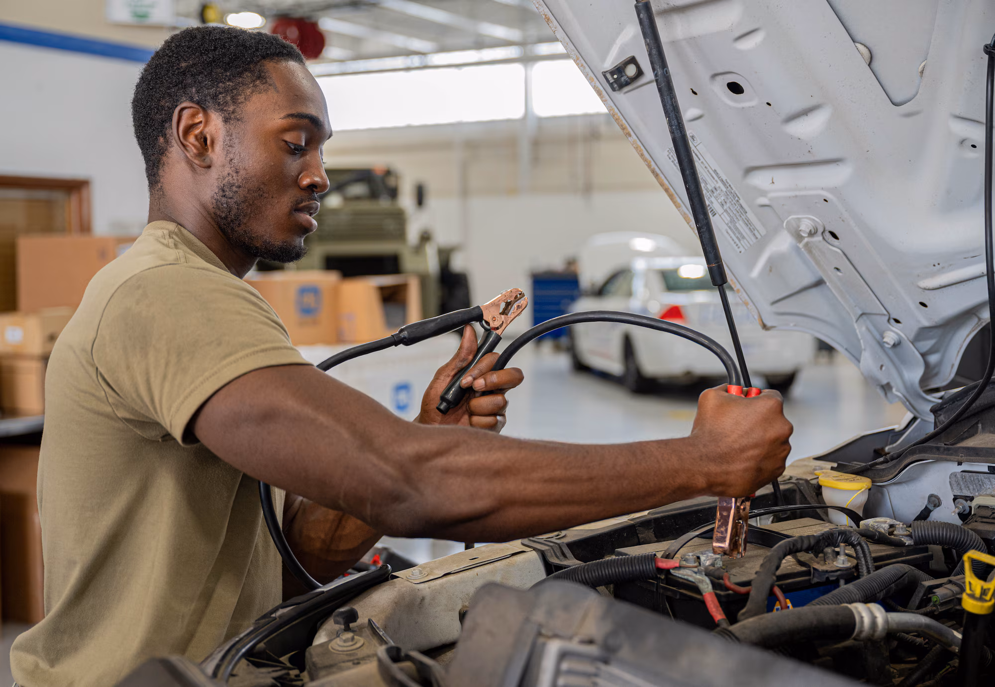 Vehicle and machine repair in the workshop